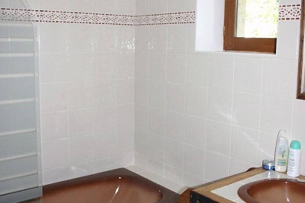 Photo of Bathroom in Martiel