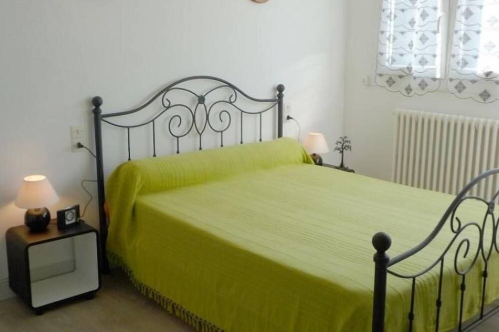 Photo of Bedroom in Montbazens