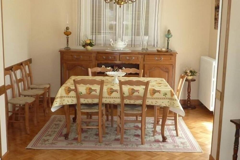 Photo of Kitchen in Montbazens