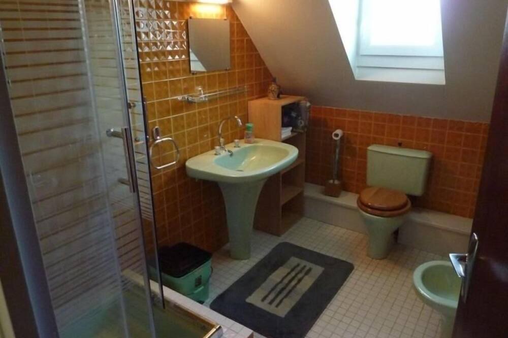 Photo of Bathroom in Montbazens