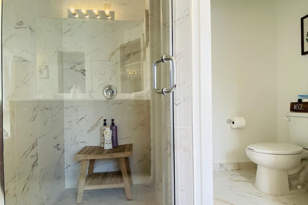 Photo of Bathroom in Richmond West