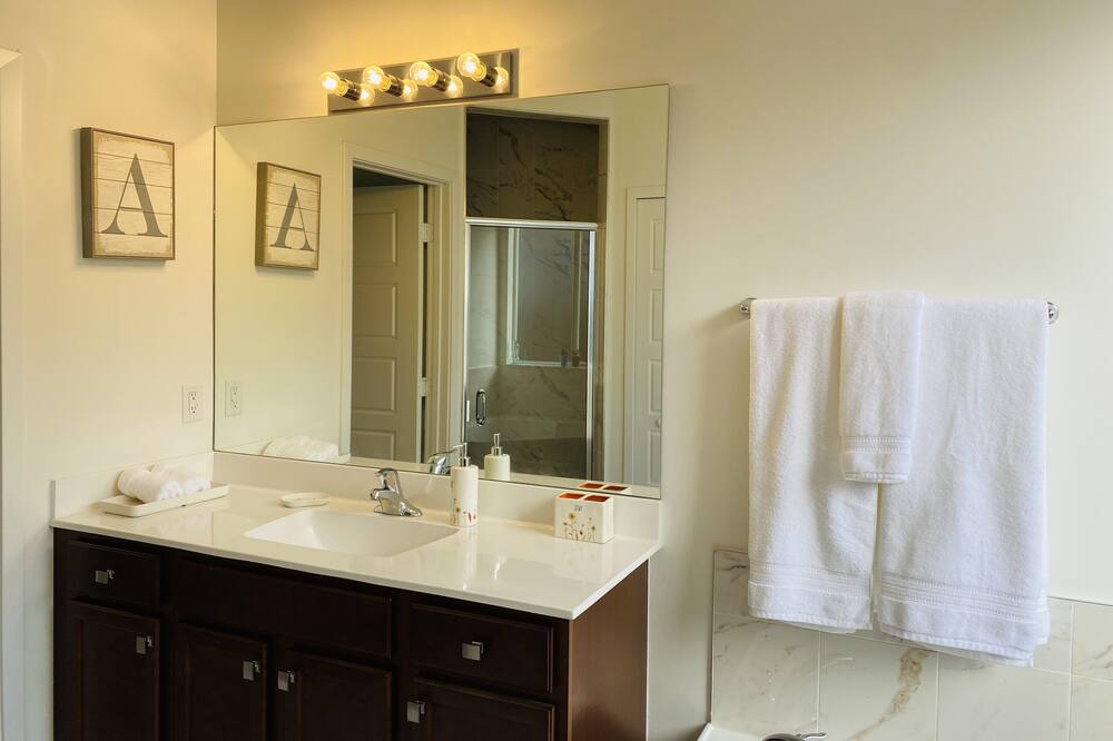 Photo of Bathroom in Richmond West