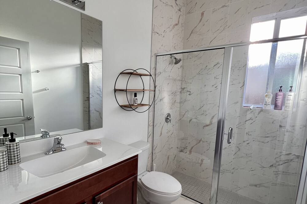 Photo of Bathroom in Richmond West