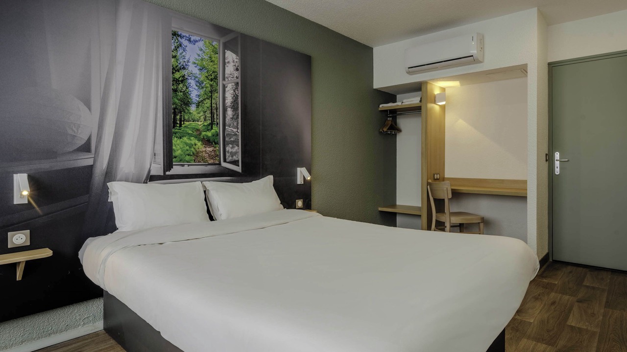 Photo of Bedroom in Proville
