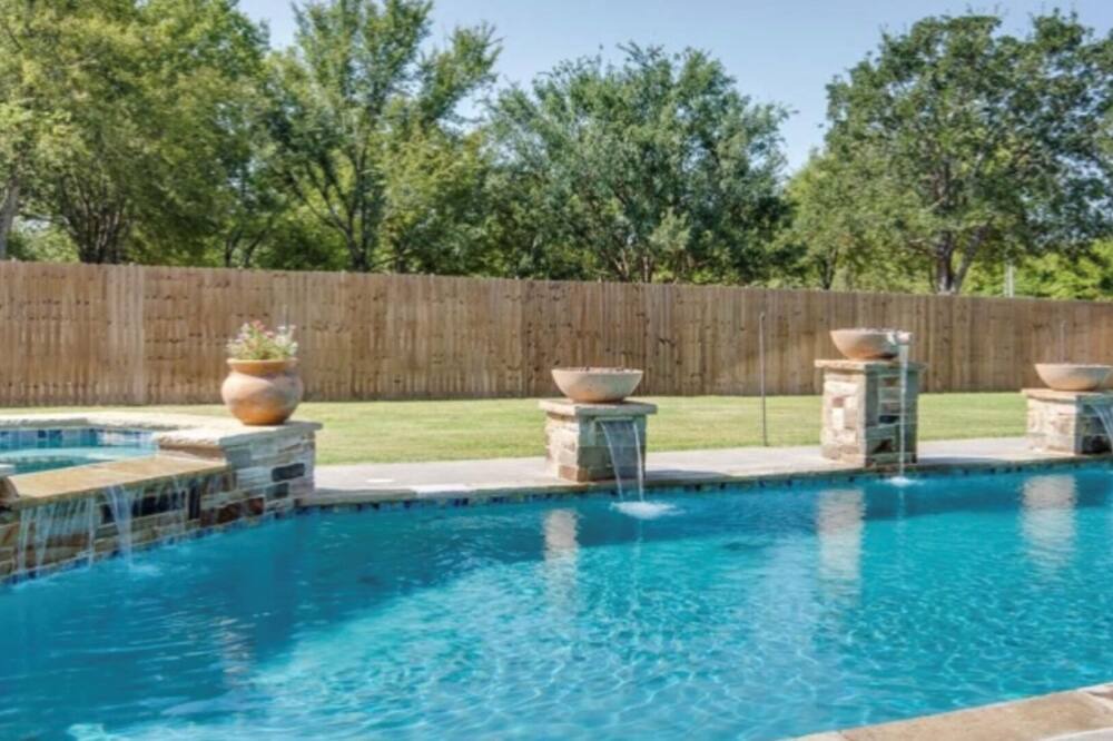 Photo of Outdoor in Greenville