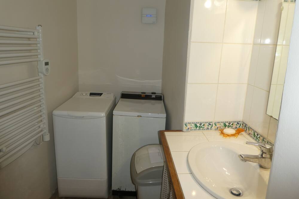 Photo of Bathroom in Souvignargues