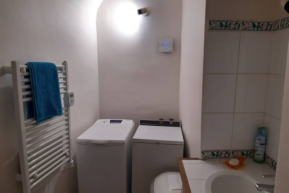 Photo of Bathroom in Souvignargues