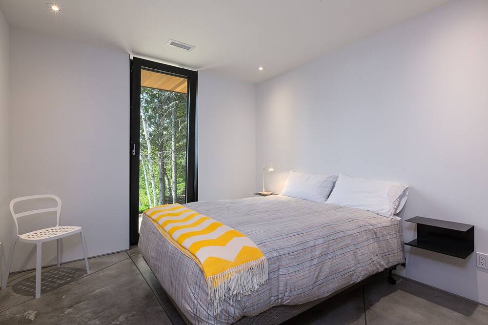 Photo of Bedroom in La Malbaie