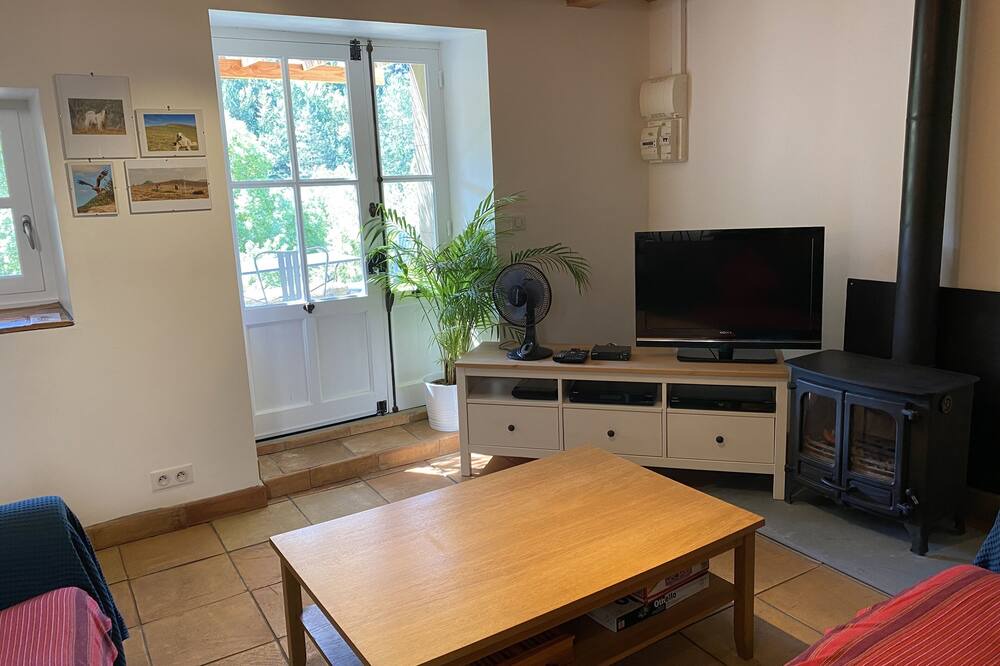 Photo of Livingroom in Saint-Just-et-le-Bezu
