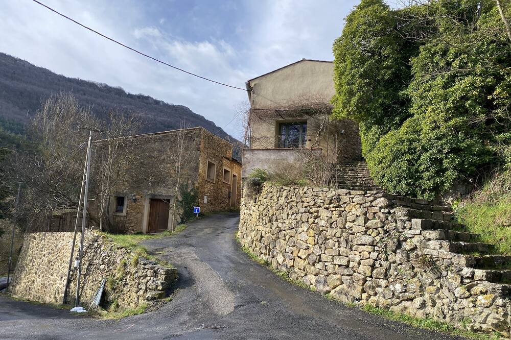 Photo of Outdoor in Saint-Just-et-le-Bezu