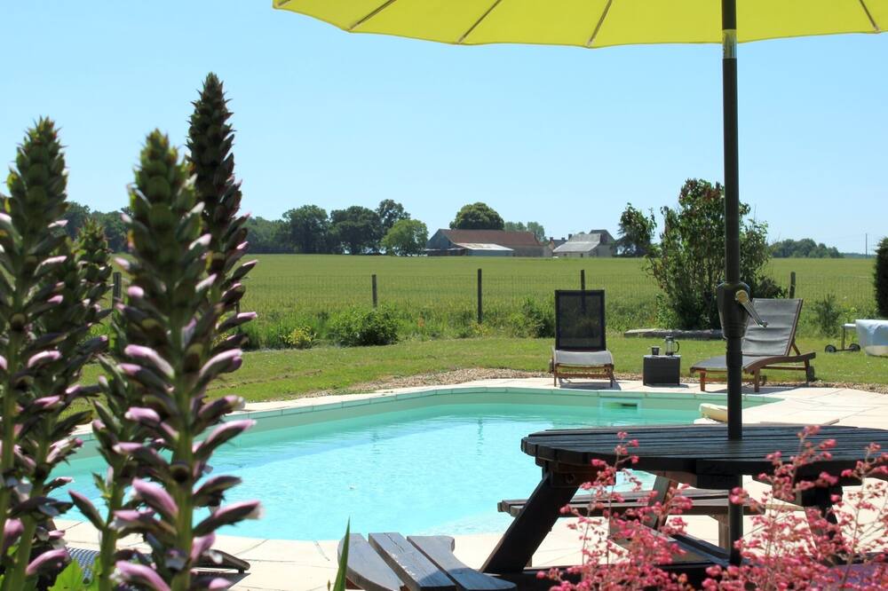 Photo of Outdoor in Noyant-Villages