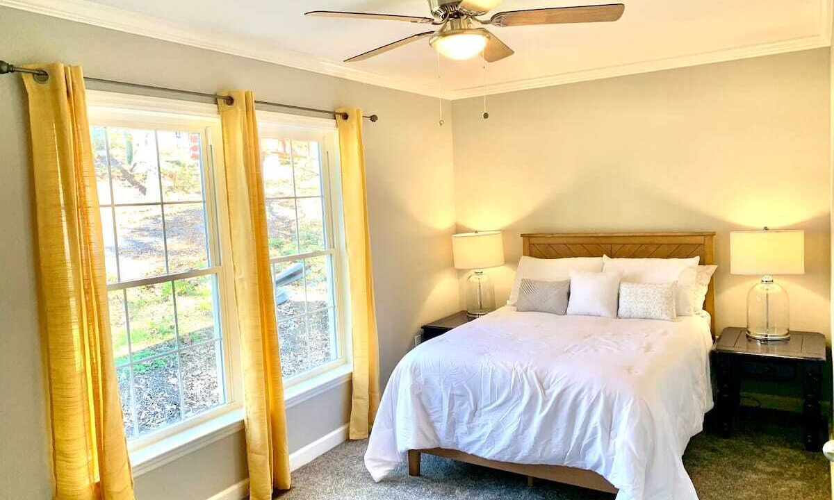 Photo of Bedroom in Oak Hill Park