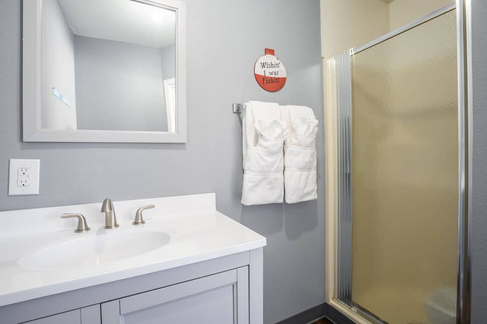 Photo of Bathroom in Yantis