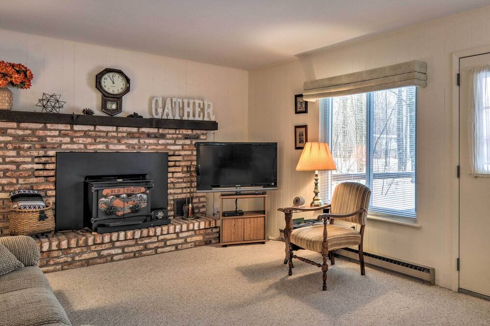 Photo of Livingroom in Elmira