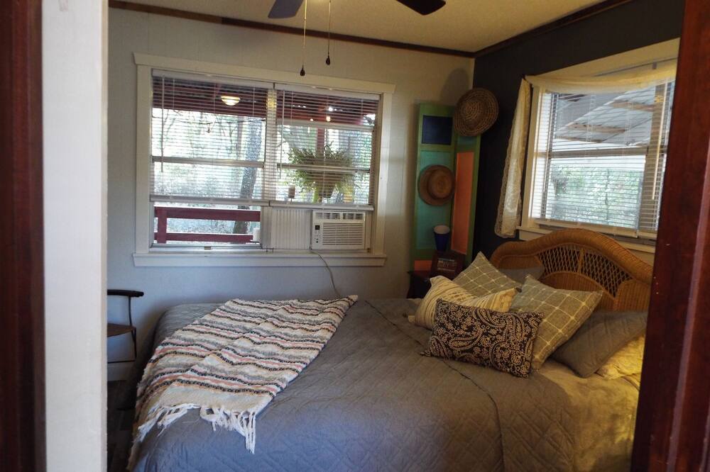 Photo of Bedroom in Dunnellon