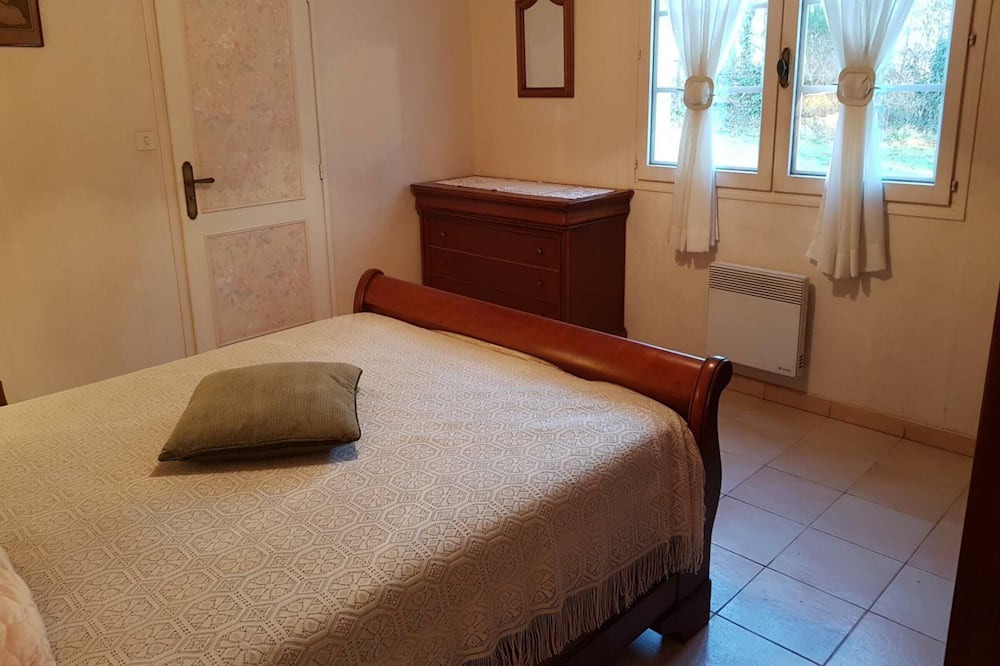 Photo of Bedroom in Bascons