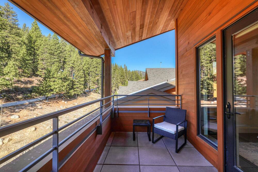 Photo of Patio Balcony in Crystal Bay