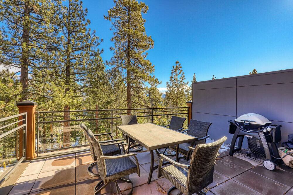Photo of Patio Balcony in Crystal Bay