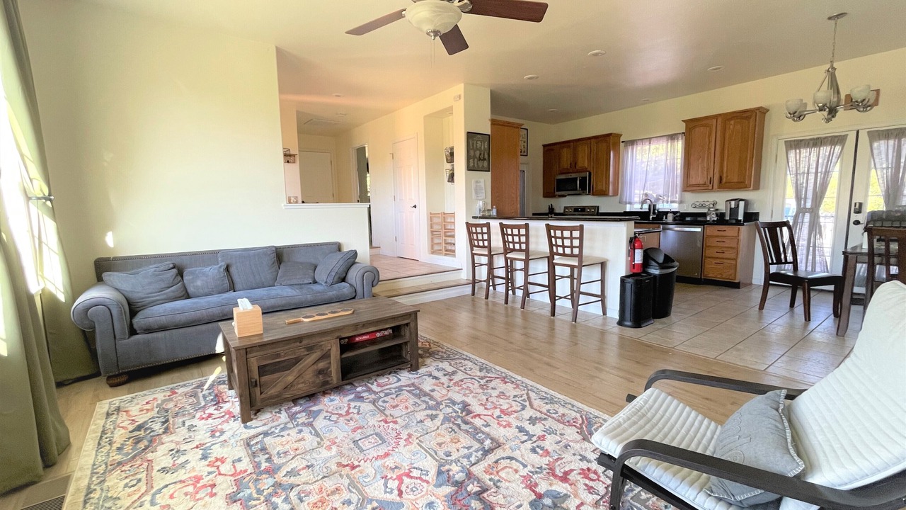 Photo of Livingroom in Apple Hill