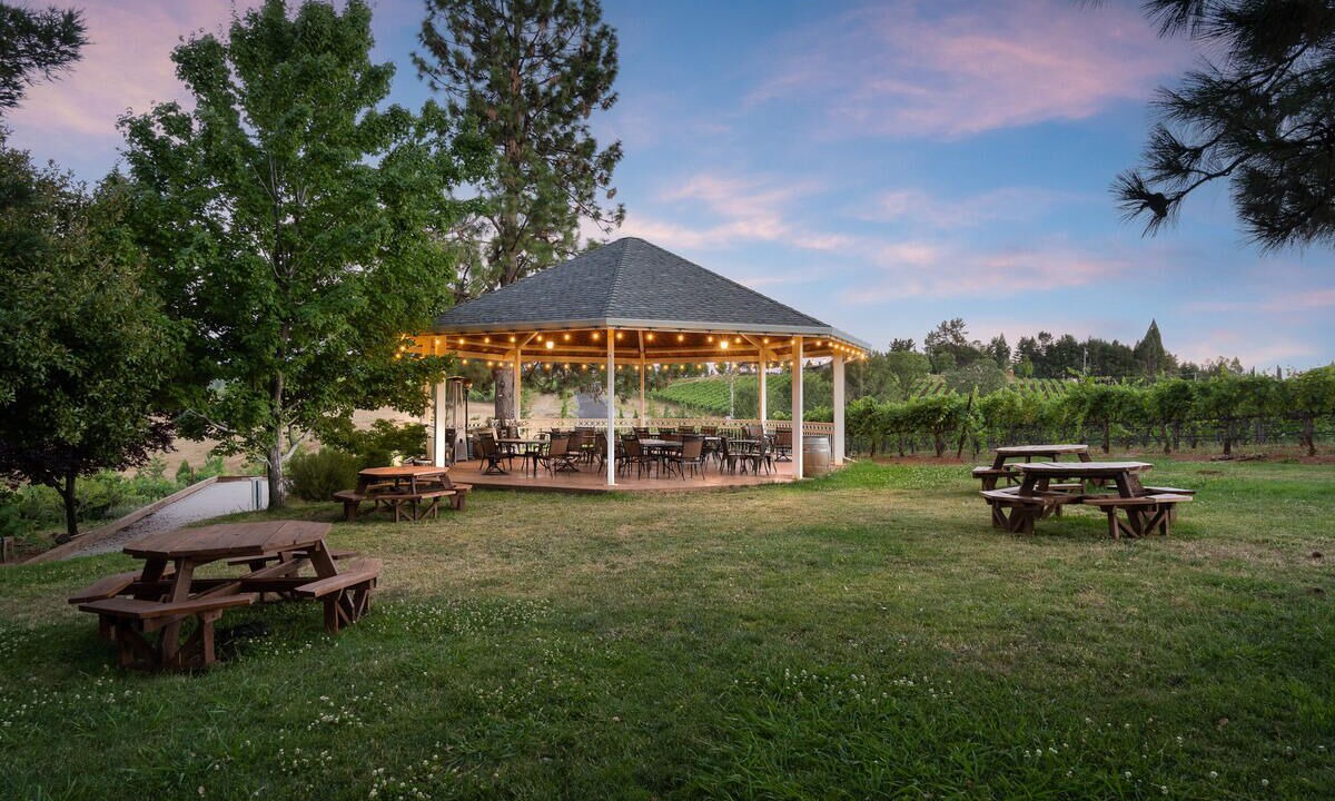 Photo of Outdoor in Apple Hill