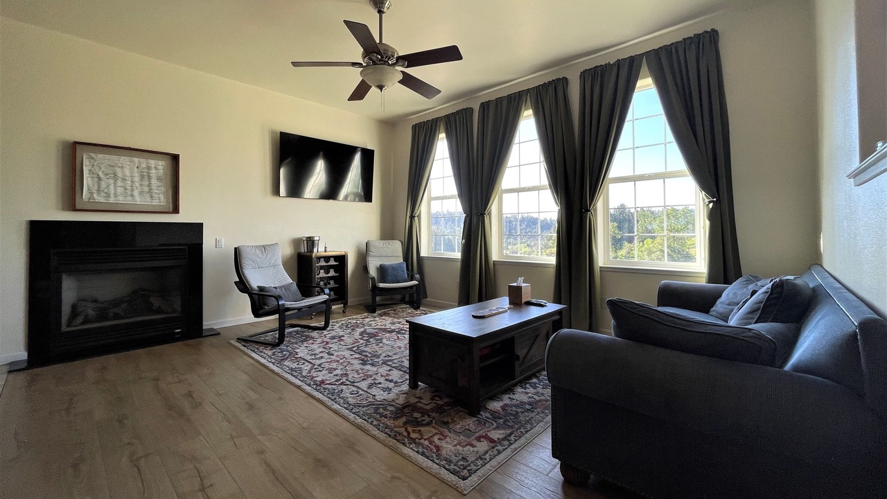 Photo of Livingroom in Apple Hill
