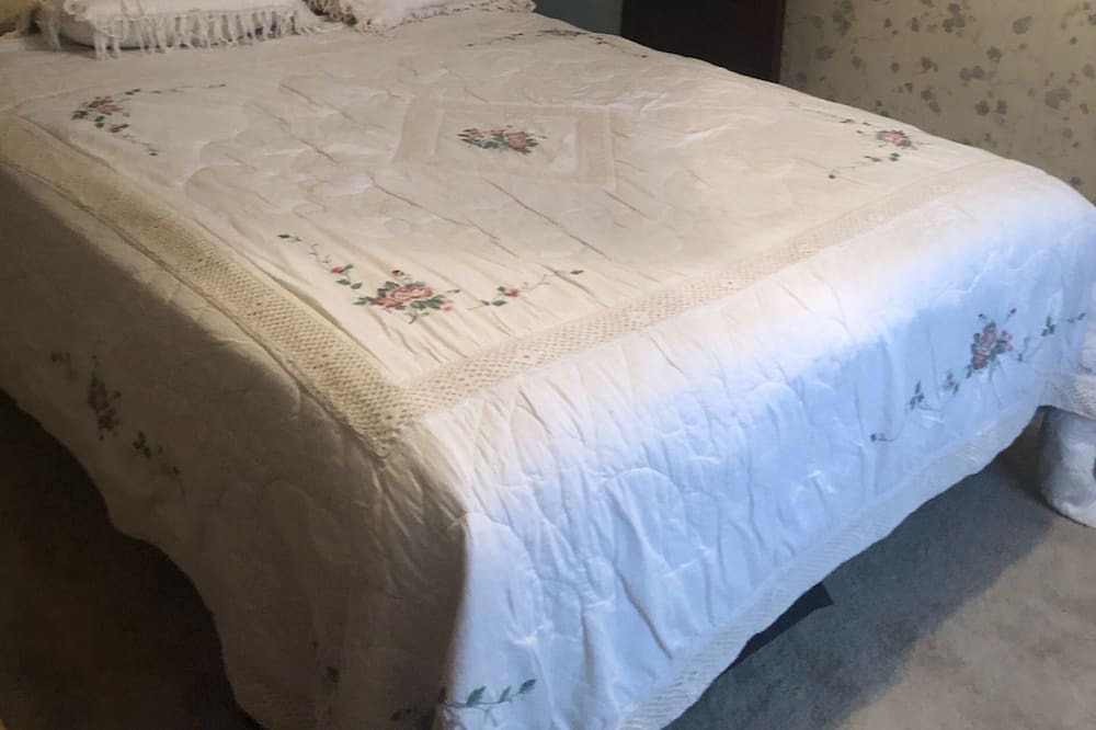 Photo of Bedroom in Renovo