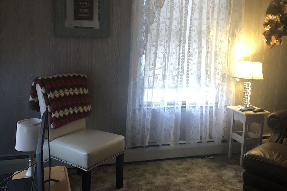 Photo of Livingroom in Renovo