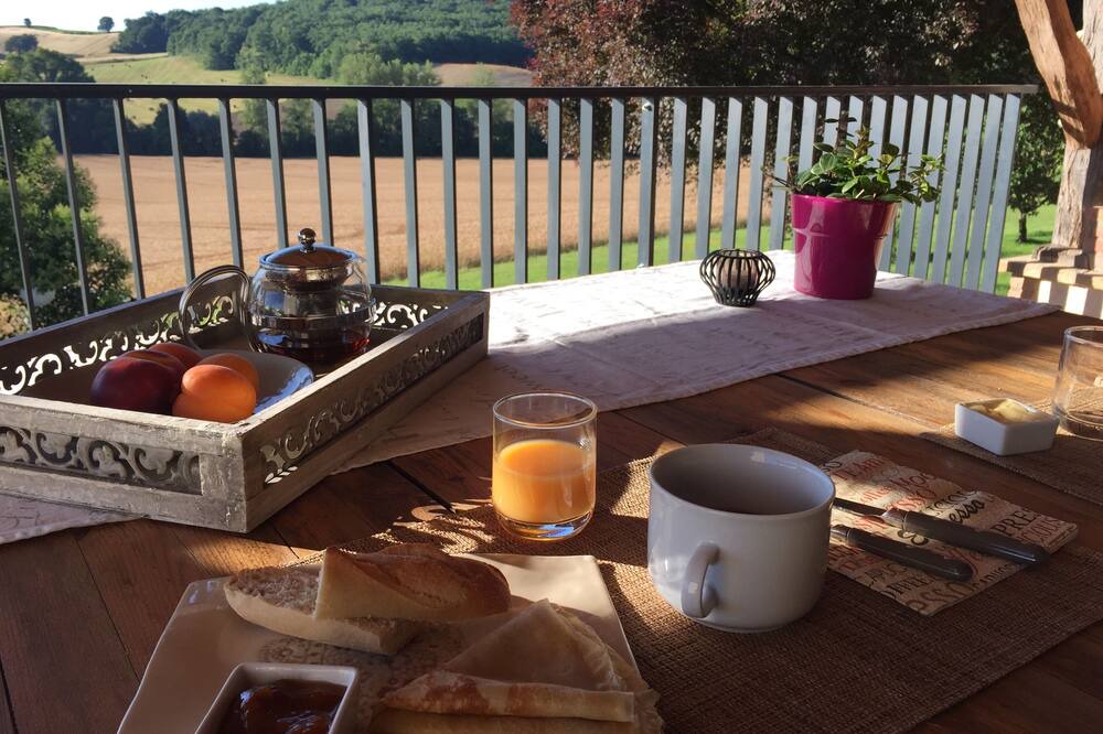 Photo of Patio Balcony in Lagraulet-Saint-Nicolas