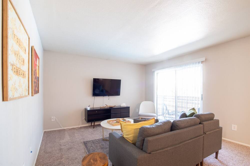 Photo of Livingroom in East Riverside - Oltorf