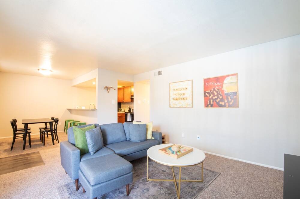 Photo of Livingroom in East Riverside - Oltorf