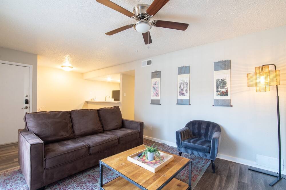 Photo of Livingroom in Barton Hills