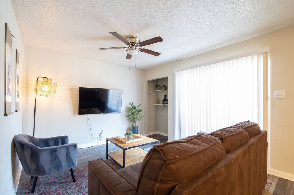 Photo of Livingroom in Barton Hills