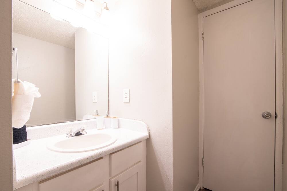 Photo of Bathroom in East Riverside - Oltorf