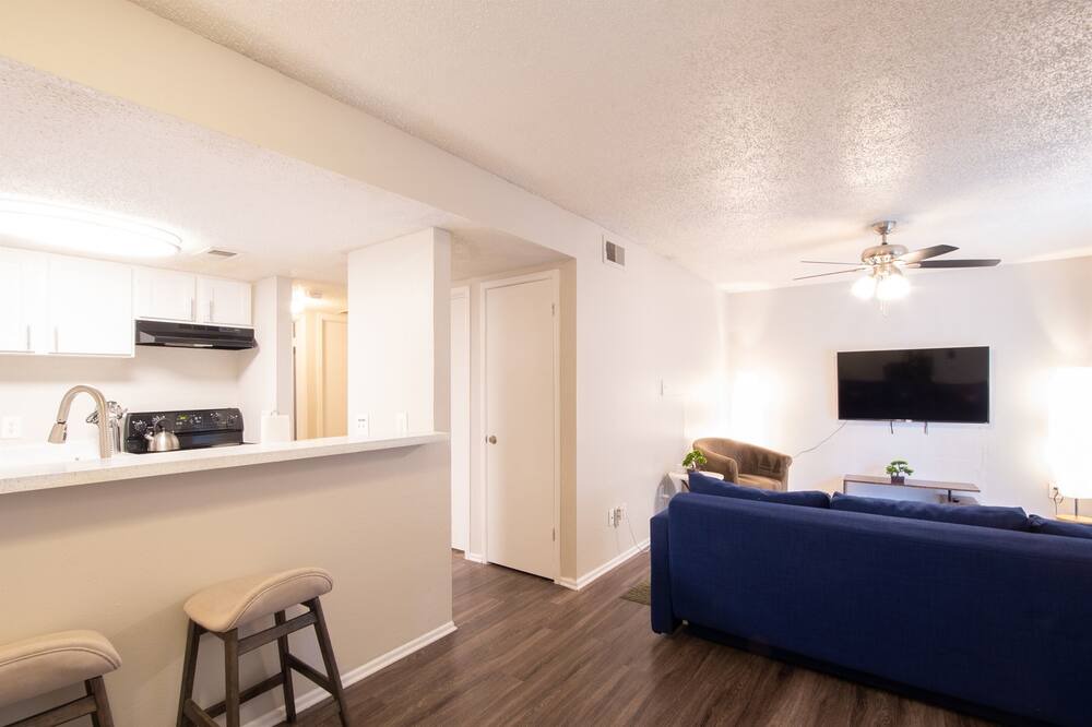 Photo of Livingroom in East Riverside - Oltorf