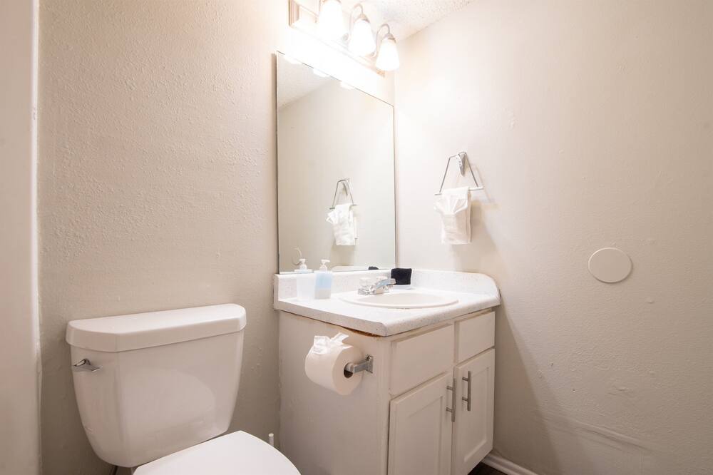 Photo of Bathroom in East Riverside - Oltorf