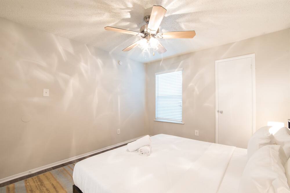 Photo of Bedroom in East Riverside - Oltorf