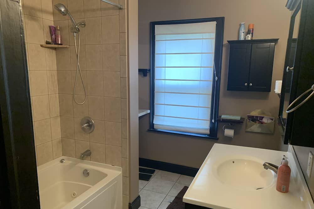 Photo of Bathroom in Syracuse