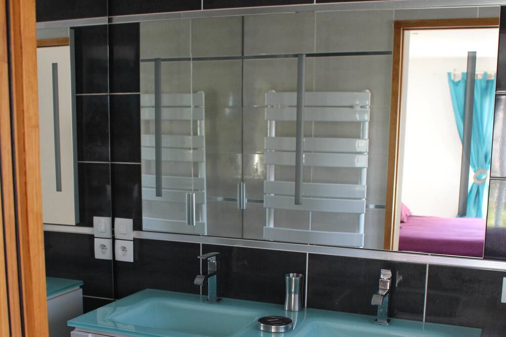 Photo of Bathroom in Salinelles