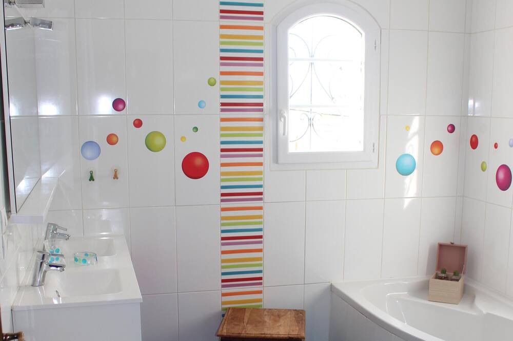 Photo of Bathroom in Salinelles