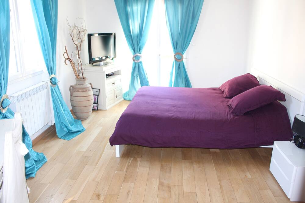Photo of Bedroom in Salinelles
