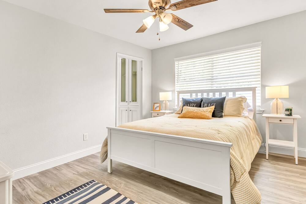 Photo of Bedroom in Seven Coves