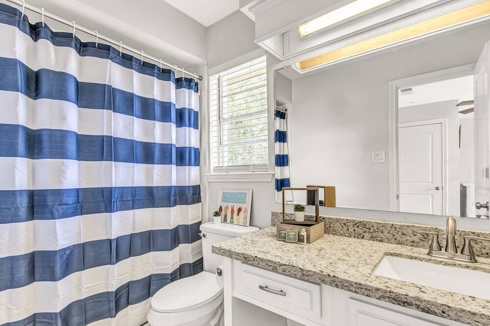 Photo of Bathroom in Seven Coves