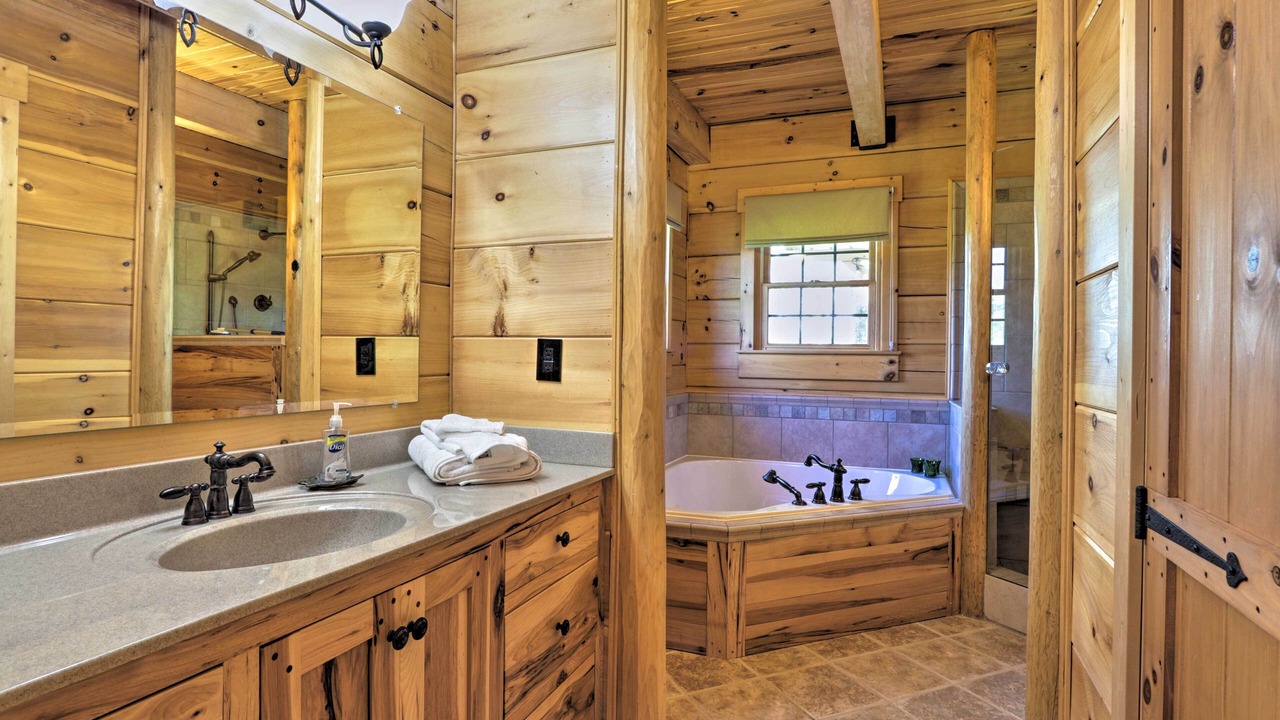 Photo of Bathroom in Rock Harbor