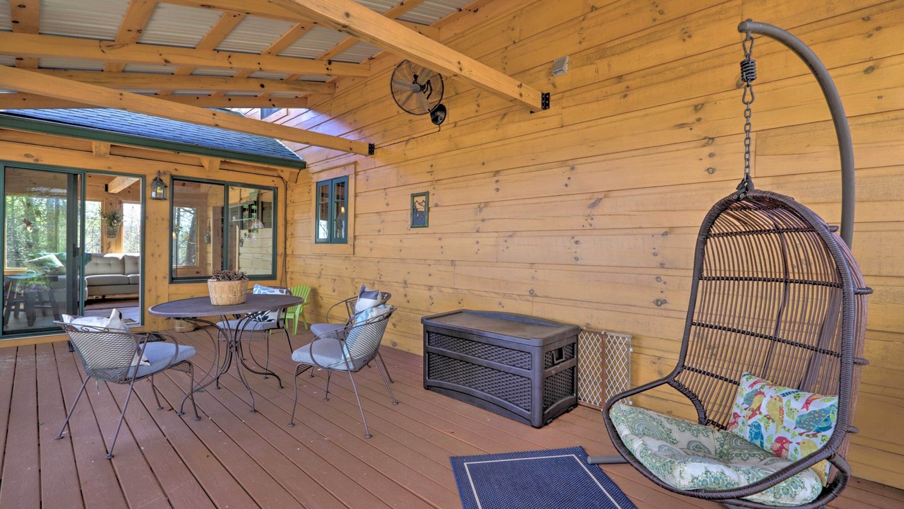 Photo of Patio Balcony in Rock Harbor