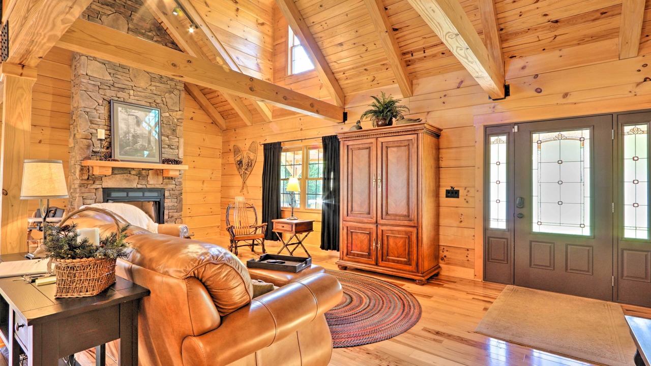Photo of Livingroom in Rock Harbor