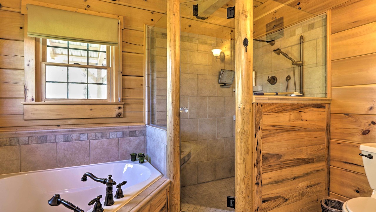 Photo of Bathroom in Rock Harbor