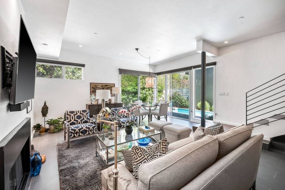 Photo of Livingroom in Canyon Corridor