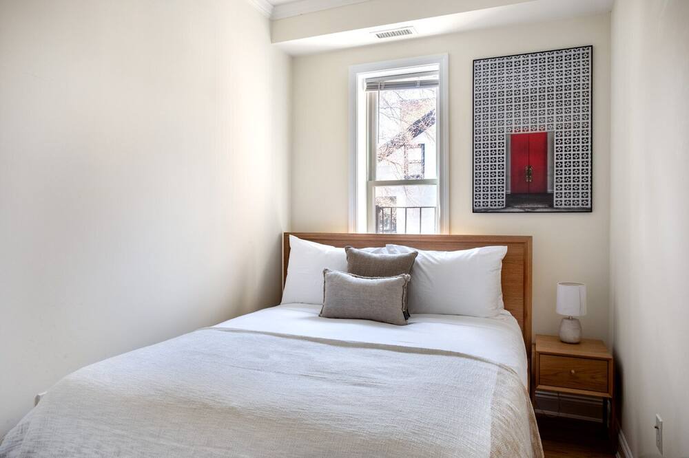 Photo of Bedroom in Neighborhood Nine