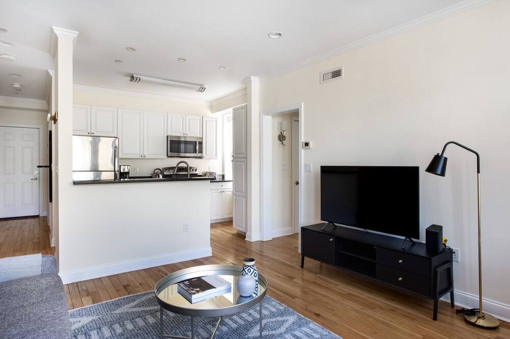 Photo of Livingroom in Neighborhood Nine