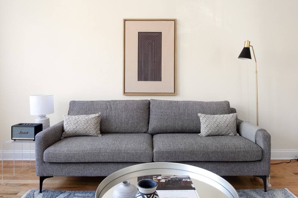 Photo of Livingroom in Neighborhood Nine